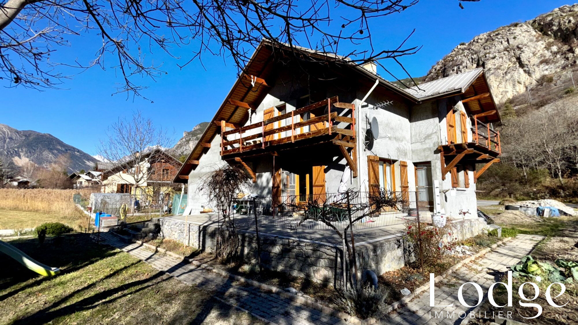 Villa / Maison  T7 à vendre Roche-de-Rame (La) 05310