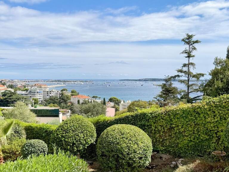 Cannes – Villa Francia | Charmant 2P, 28 m2 avec terrasse & vue mer — photo 1