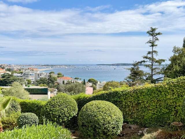 Cannes – Villa Francia | Charmant 2P, 28 m2 avec terrasse & vue mer — photo du bien