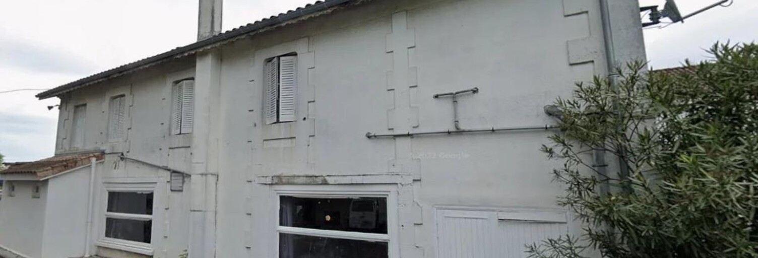 Maison  625 m² à vendre à Montlieu-la-Garde (17210)