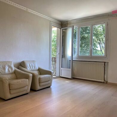 Appartement 3 pièces 767 €