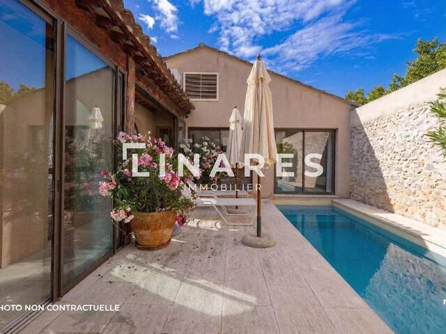 MAUSSANE STORY - Maison T5 de 210m2 + Piscine + Terrasse + Jardi — photo du bien