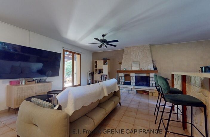 Maison à vendre 5 pièces LA ROQUEBRUSSANNE (83) — photo 4