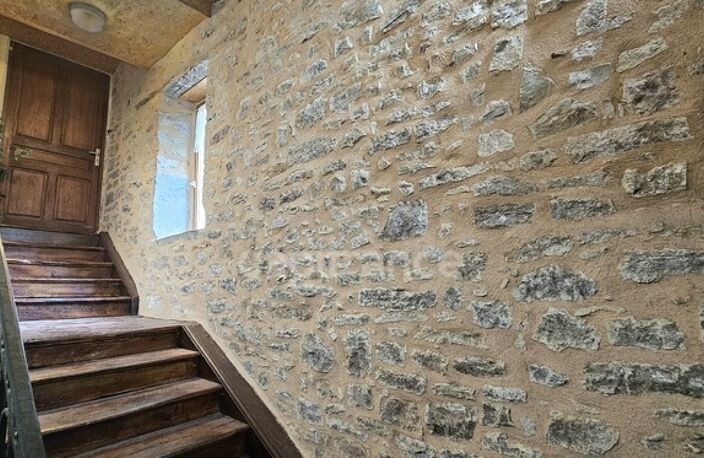 Charmant appartement à rénover avec grenier aménageable au centre-ville d'Arbois 39600 — photo 3