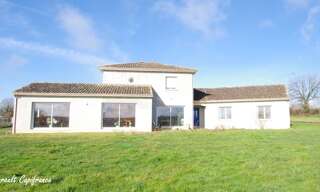 Maison 6 Pièces 210 m² à vendre à Moussac (86150)