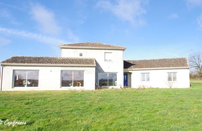 Grande maison familiale de 210m² construite en 2005 avec sous sol intégral — photo 2