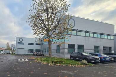 Local industriel  9932 €