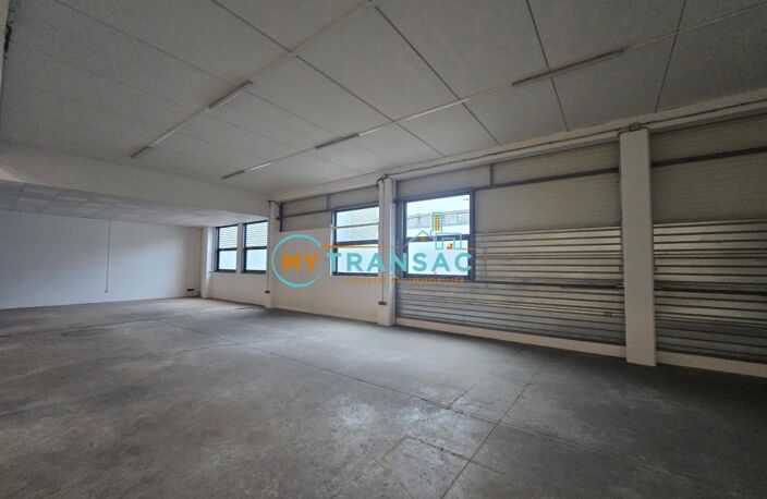 A LOUER - My Transac vous propose un local d'activité et bureaux d'accompagnement à Ivry sur Seine, aux portes de PARIS — photo 3