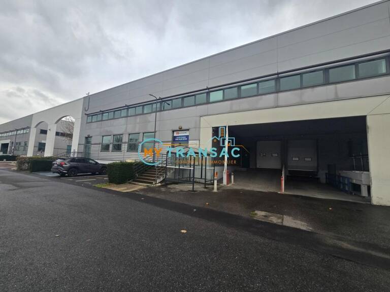 My Transac vous propose à la location plusieurs lots de bureaux et entrepôts, dans un parc d'activité sécurisé aux portes de Paris — photo 1