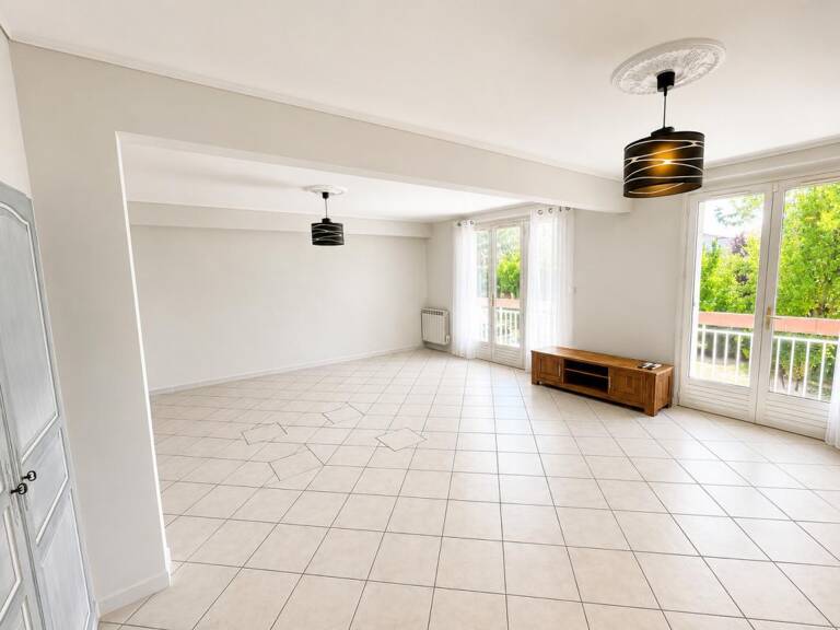 Grand appartement 78m2 au calme avec garage et cave — photo 1