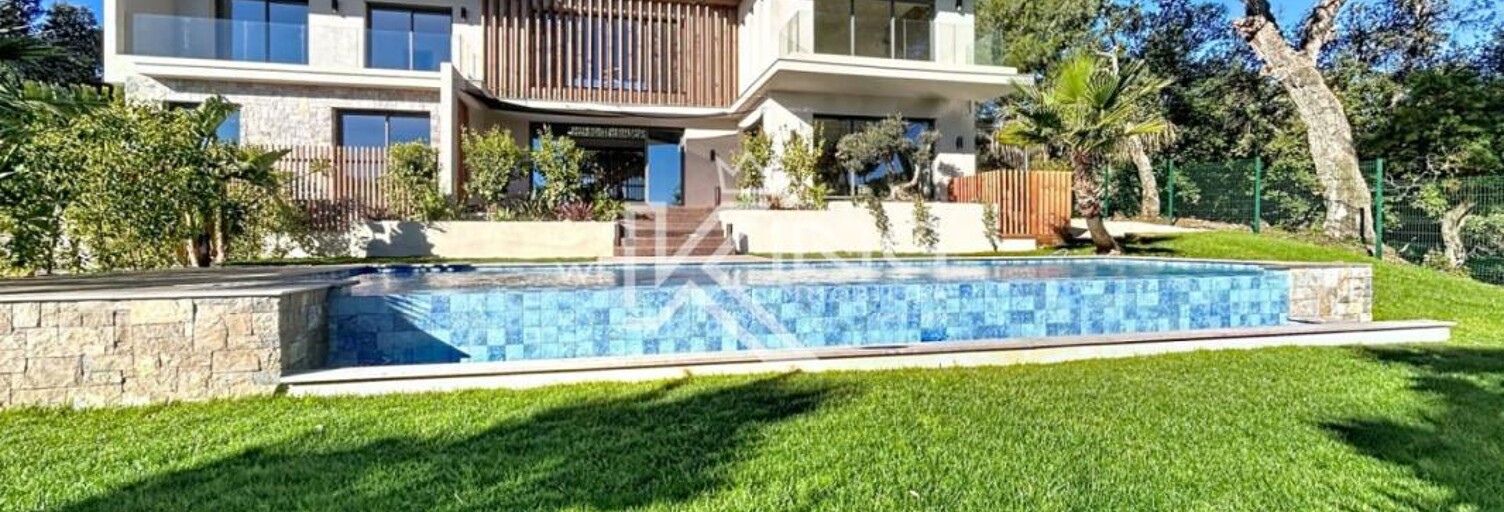 Maison 7 Pièces 242 m² à vendre à Saint-Raphaël (83700)