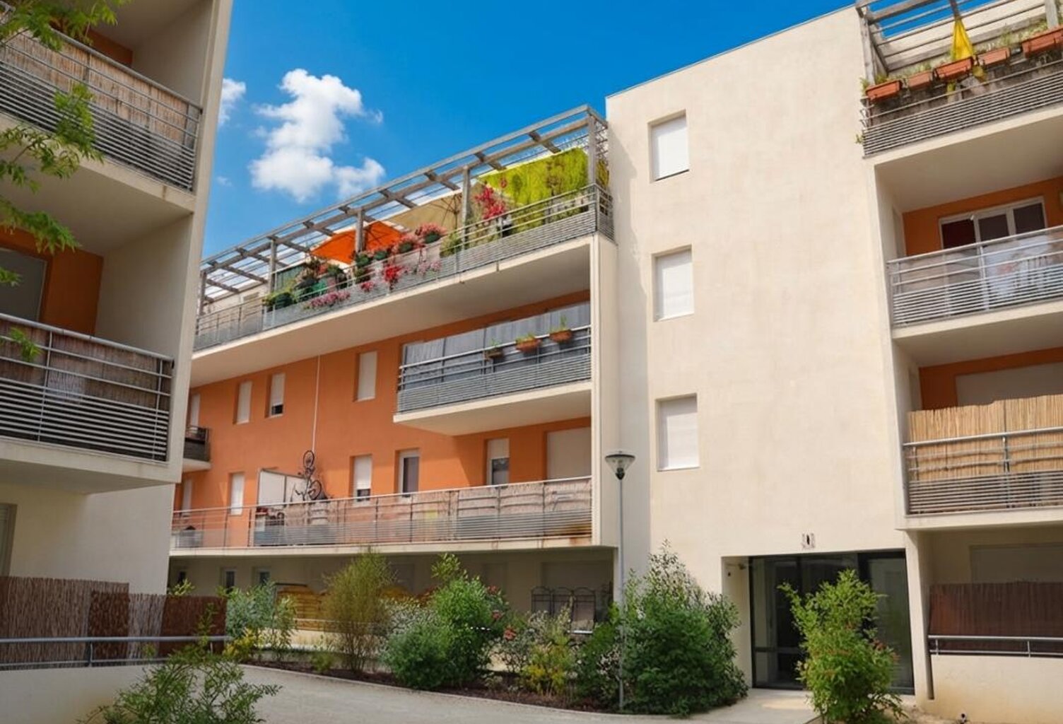 Nîmes – Charmant T2 avec balcon dans résidence sécurisée — photo 1
