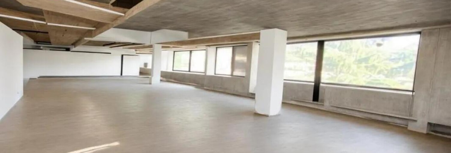Bureau  270 m² à louer à Saint-Cloud (92210)