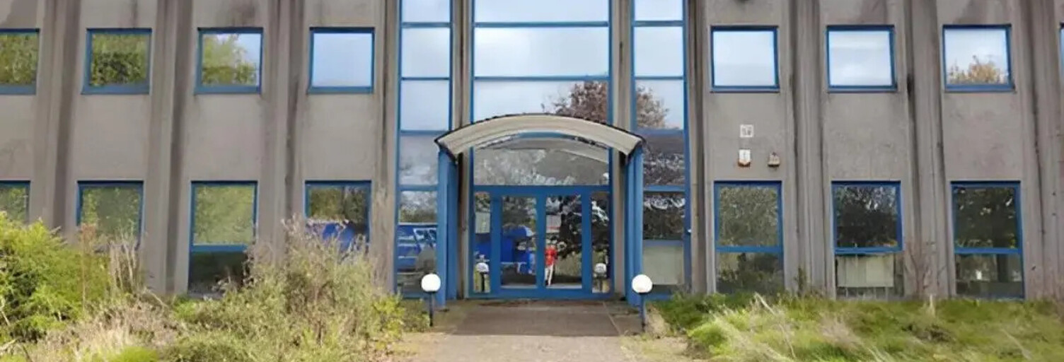 Local industriel  6490 m² à louer à Iwuy (59141)