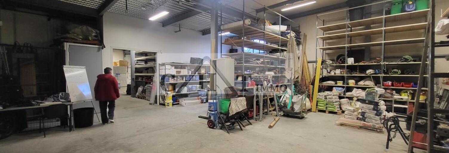 Local industriel  377 m² à louer à Mandres-les-Roses (94520)