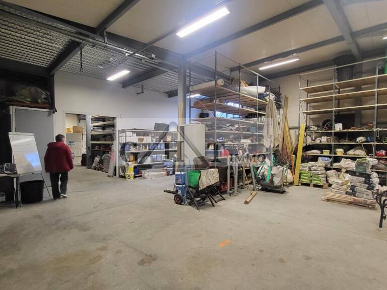 EN EXCLUSIVITE UN BATIMENT INDEPENDANT - 377 M² MANDRES LES ROSES — photo 1