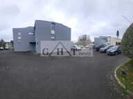 EN EXCLUSIVITE UN BATIMENT INDEPENDANT - 377 M² MANDRES LES ROSES — photo 3