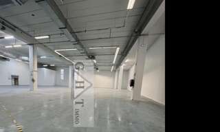 Local industriel  1078 m² à louer à Ivry-sur-Seine (94200)