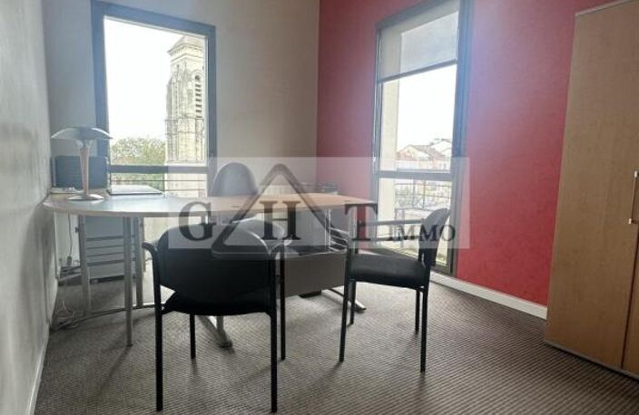 Local professionnel 85 m2 à louer — photo 4