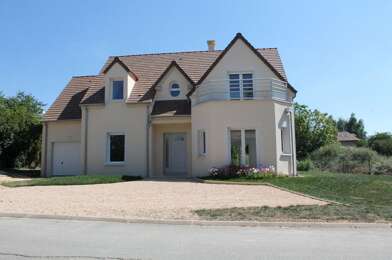 Maison 5 pièces 2700 €