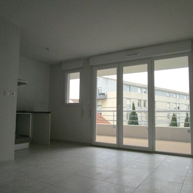 Appartement 3 pièces 780 €