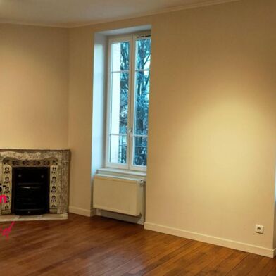 Appartement 4 pièces 743 €