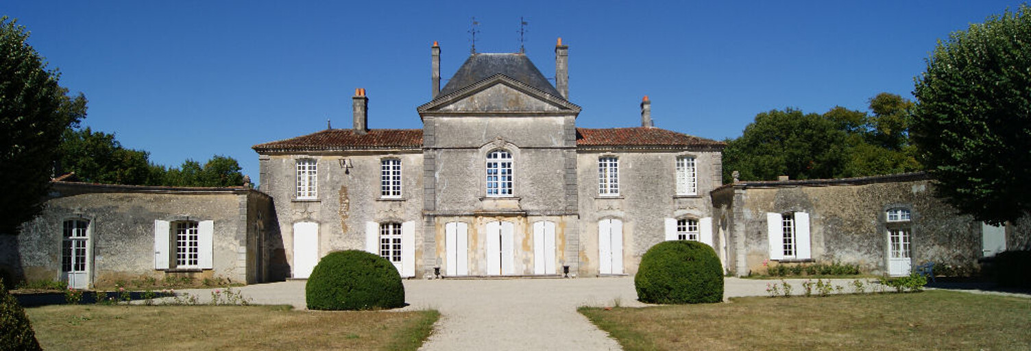 Maison 15 Pièces 450 m² à vendre à Saint-Jean-d'Angély (17400)