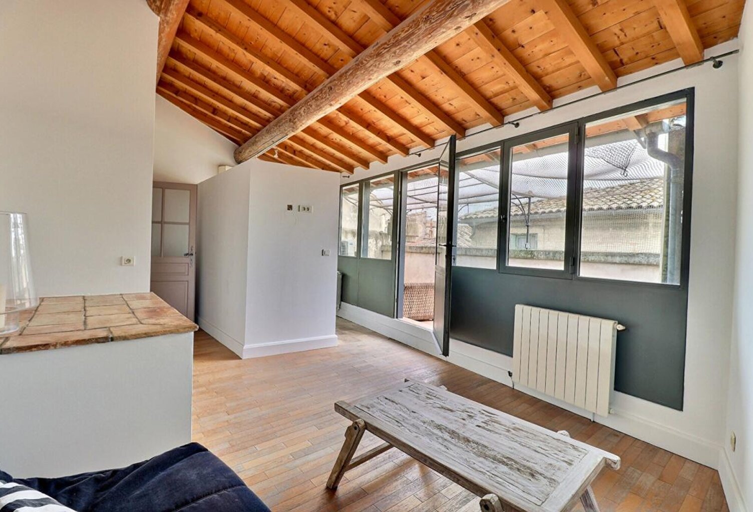 Maison de ville rénovée avec terrasse et garage — photo 1