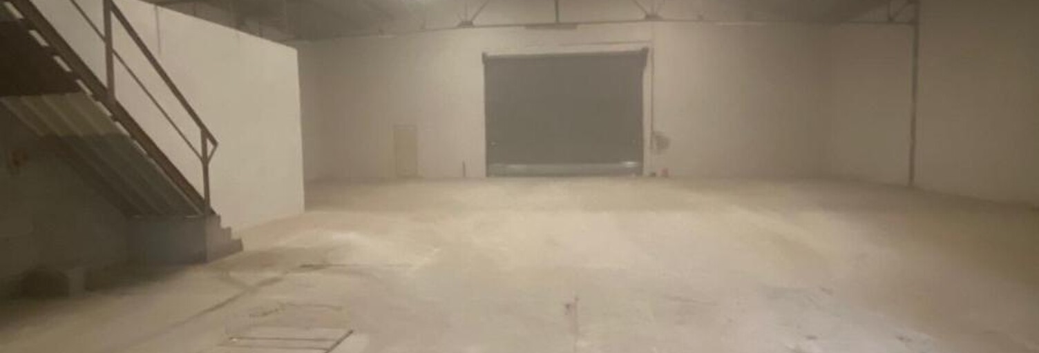 Local industriel  670 m² à louer à Les Roches-de-Condrieu (38370)