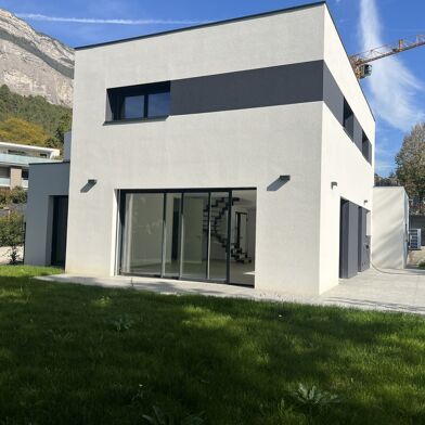 Maison  769000 €