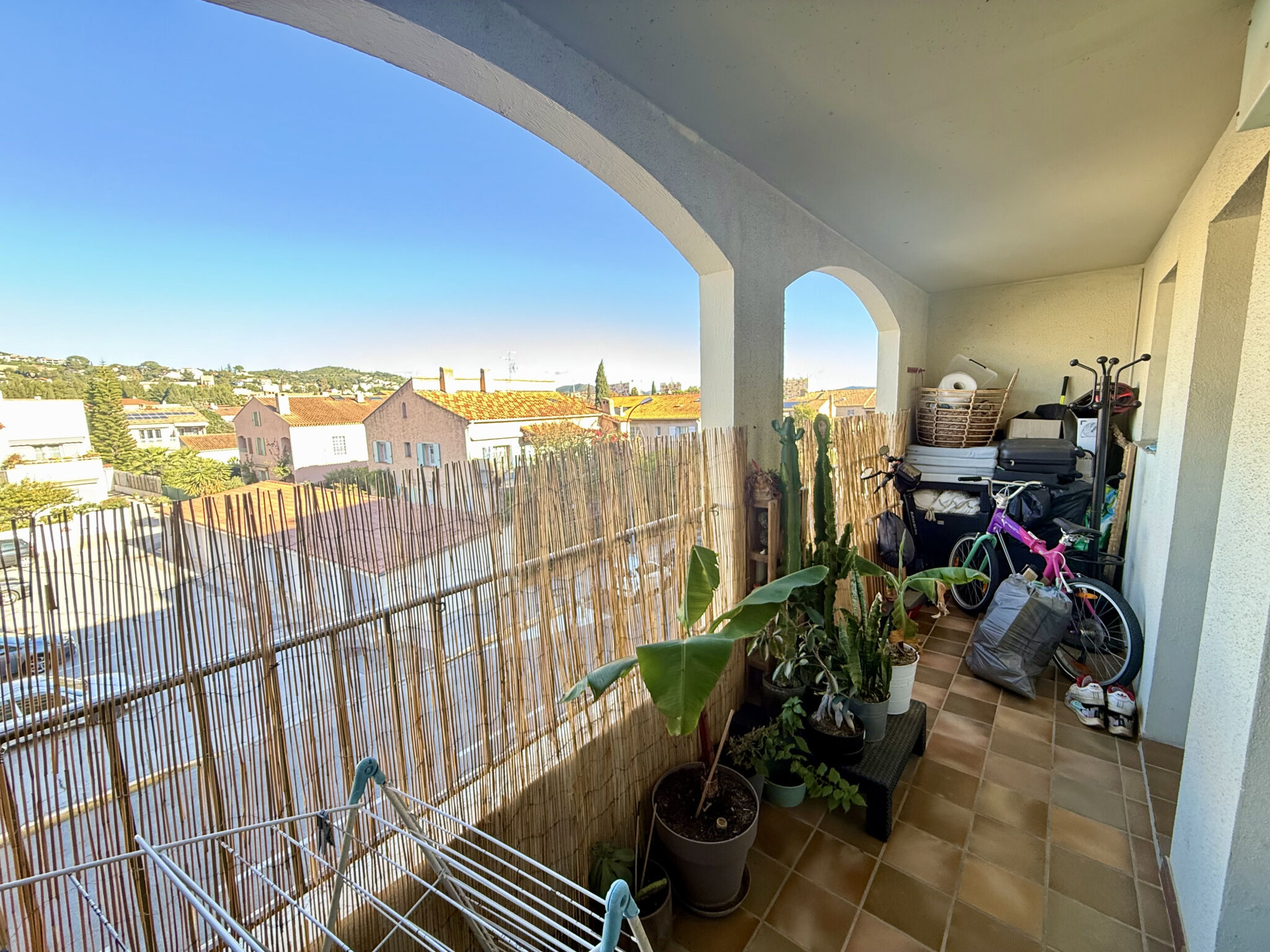 Appartement  T2 à louer Hyères 83400