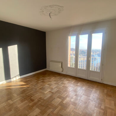 Appartement 3 pièces 878 €