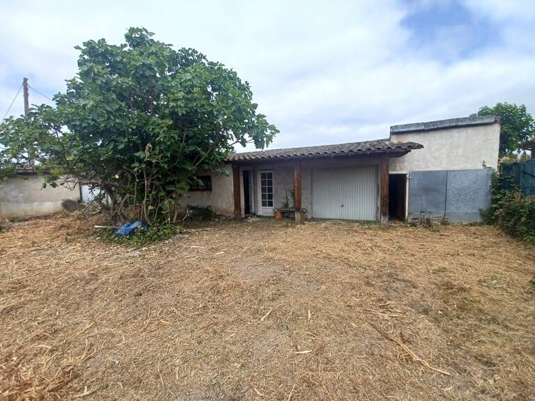 Terrain 1275m² avec dépendances — photo 1
