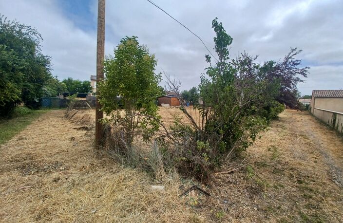 Terrain 1275m² avec dépendances — photo 3
