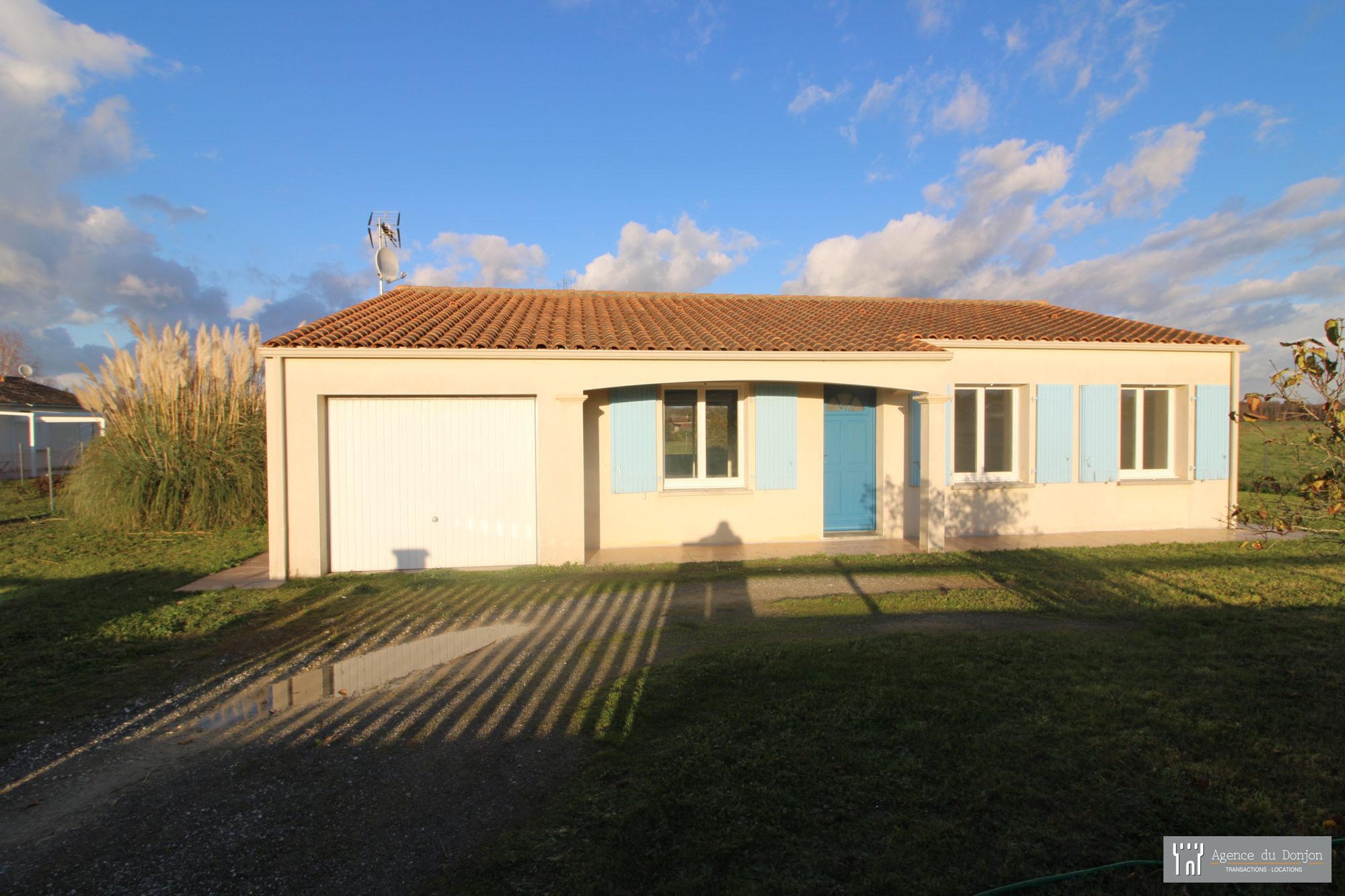 Villa / Maison  T5 à vendre Saint-Genis-de-Saintonge 17240