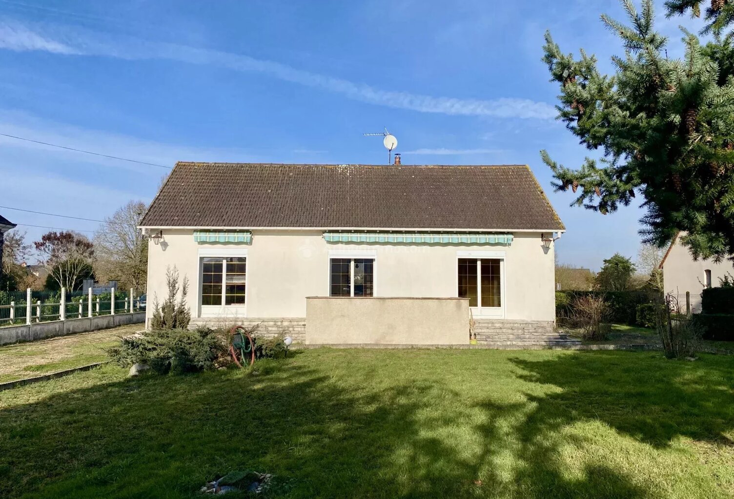 Maison de 91 m2 implantée sur 1 766 m2 de terrain — photo 1