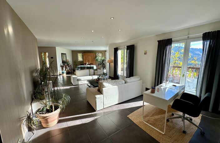 Maison familiale de plain-pied sur sous-sol — photo 3