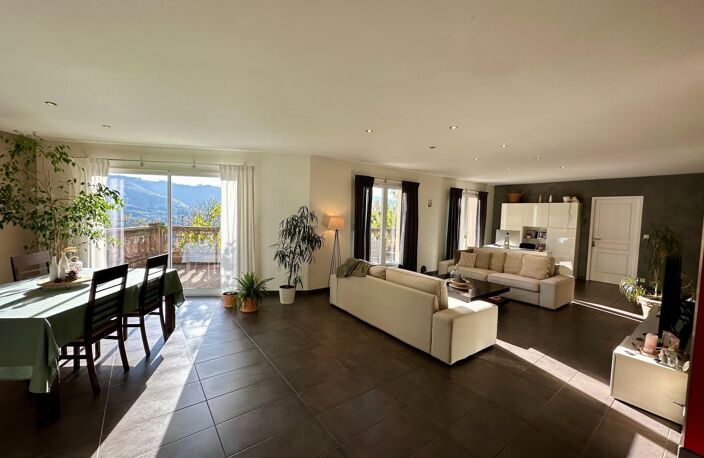 Maison familiale de plain-pied sur sous-sol — photo 4