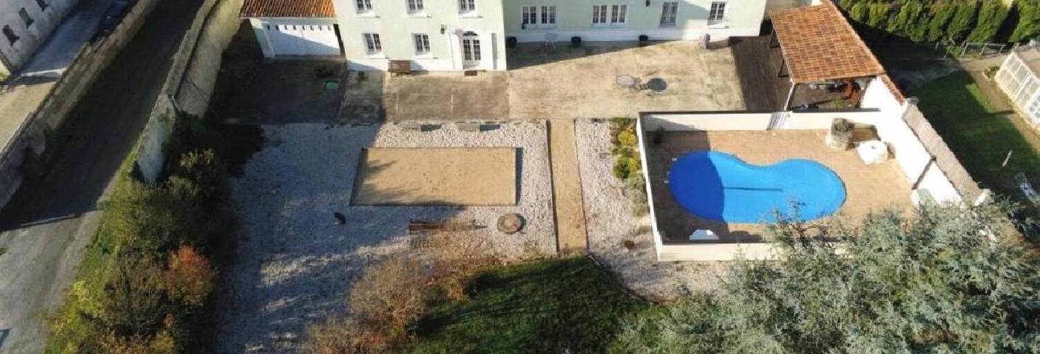 Maison 9 Pièces 302 m² à vendre à Aigre (16140)