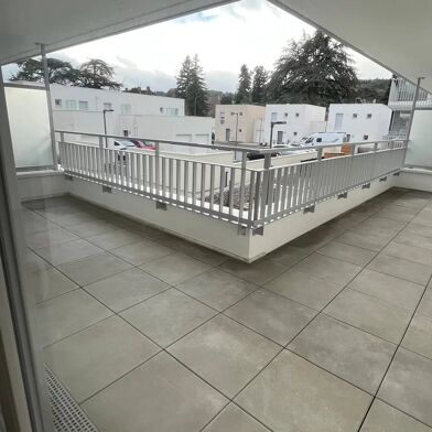 Appartement 4 pièces 1020 €