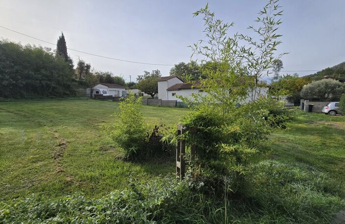 TERRAIN CONSTRUCTIBLE 1036 m² — photo 2