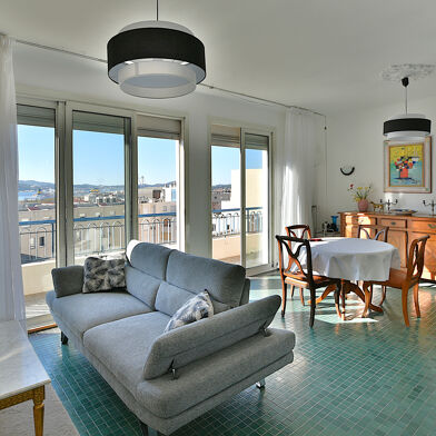 Appartement 4 pièces 296800 €