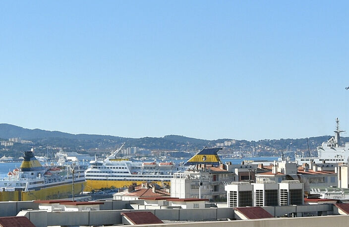 VASTE 4 PIÈCES DERNIER ETAGE AVEC VUE — photo 3