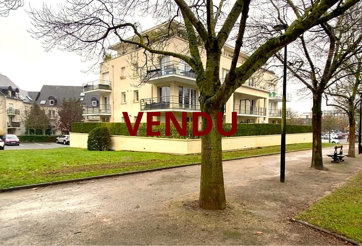 CAEN MEMORIAL APPARTEMENT A VENDRE LOUE AVEC GARAGE ET CAVE — photo 1