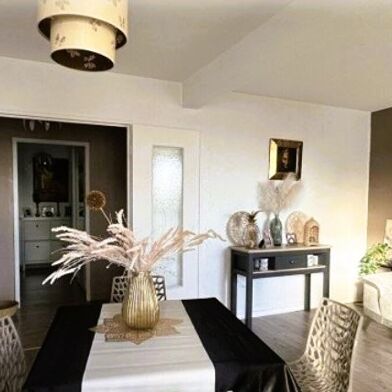 Appartement 5 pièces 218000 €