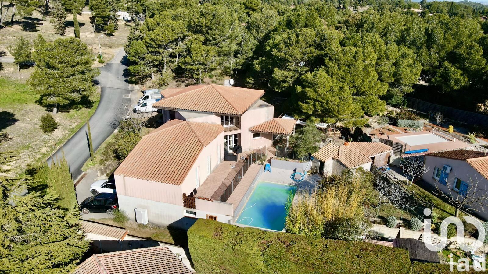 Lezignan-Corbieres - 268m² - 7p. - 5ch.