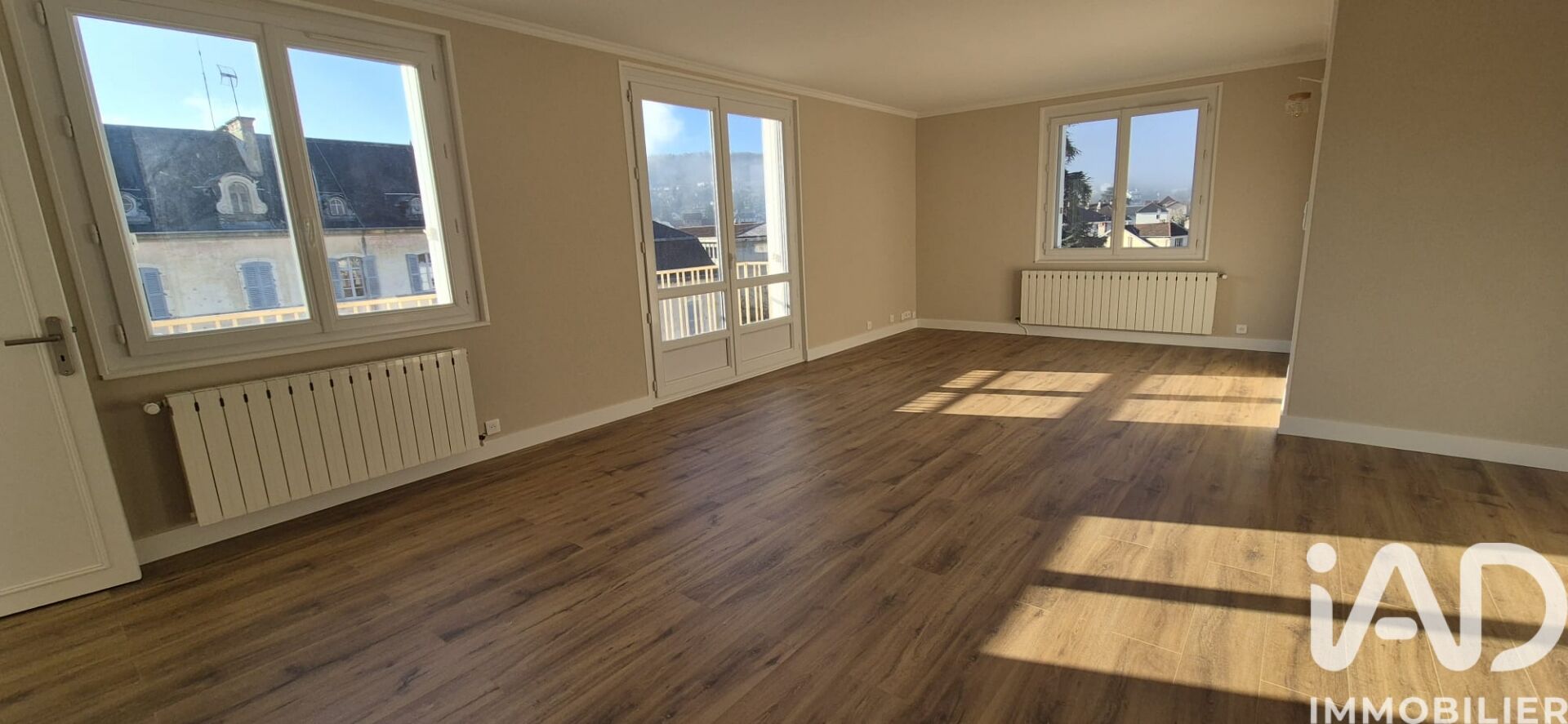 Lons-Le-Saunier - 90m² - 5p. - 3ch.