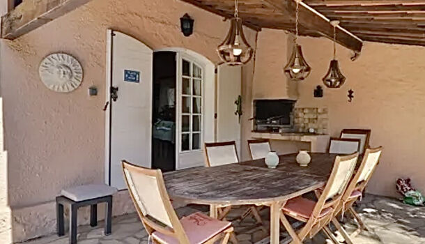 Propri&eacute;t&eacute; 7 pièces  à vendre Fréjus 83600