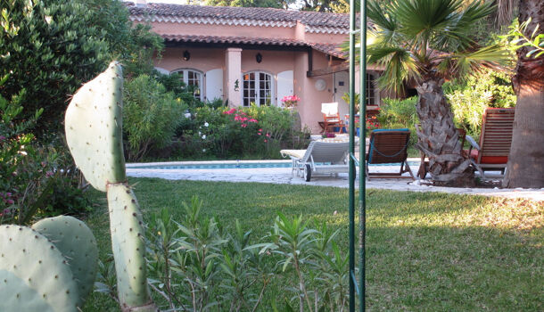 Propri&eacute;t&eacute; 7 pièces  à vendre Fréjus 83600