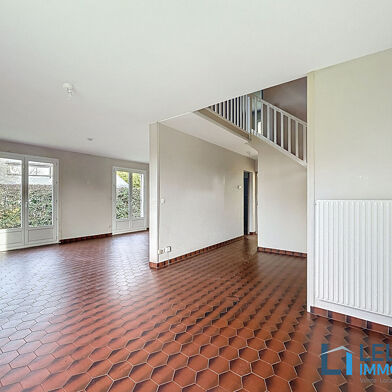 Maison 4 pièces 1300 €